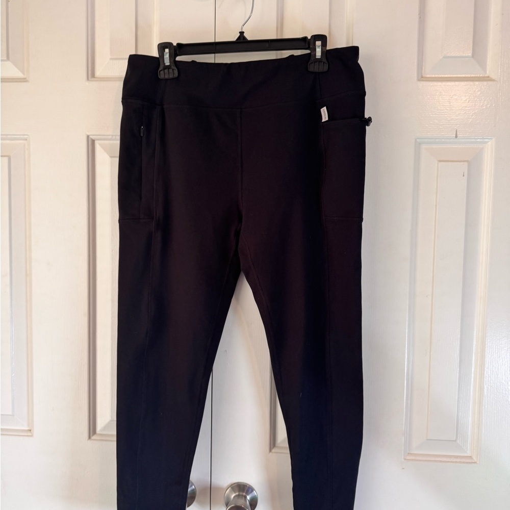 Magellan Outdoor Women’s Black Fitted Activewear Pants XL. Moisture Wicking